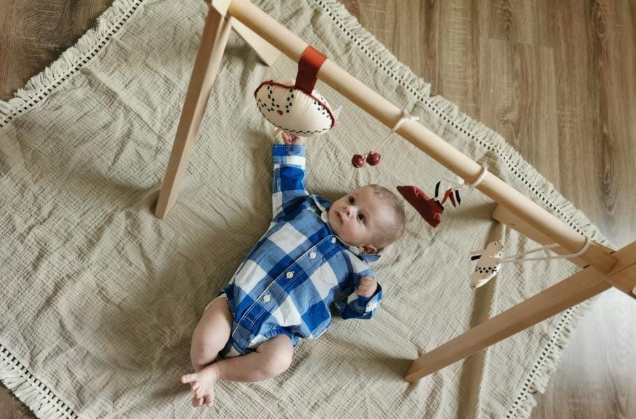 Chaine de poussette en bois pour bébé - Astre
