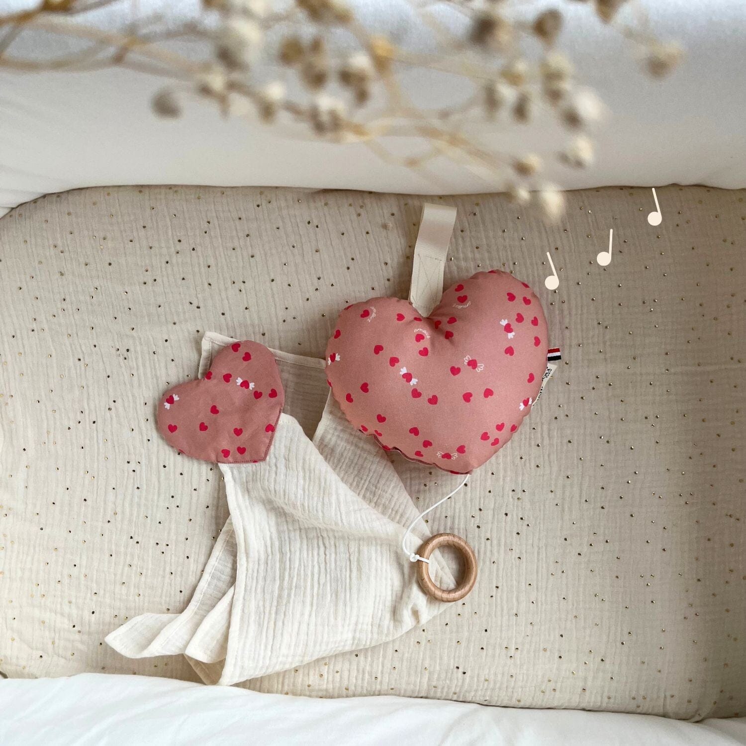 Coffret naissance Amour - coeur musical et doudou lange coffret naissance classique MELLIPOU