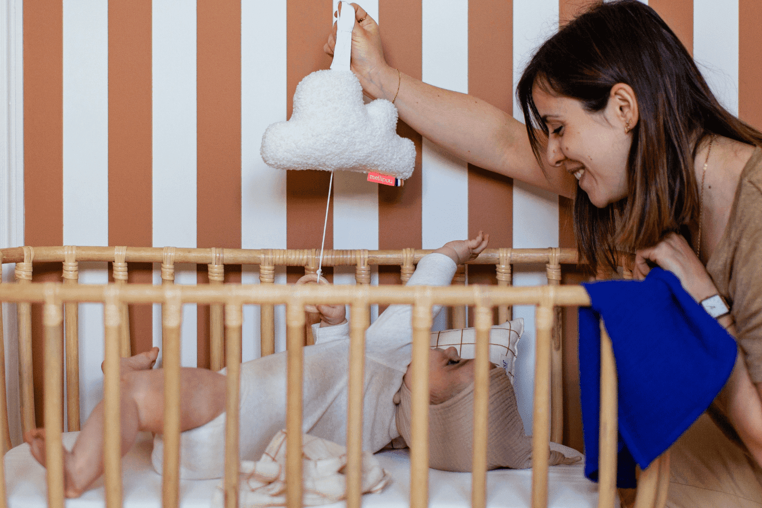 Bébé et sommeil : astuces pour des siestes paisibles quand il fait chaud