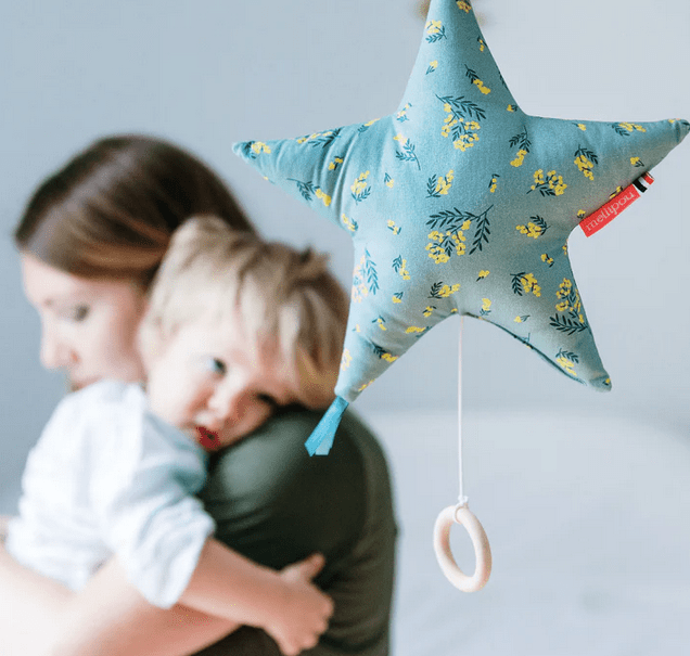Boîtes à musique pour bébé : l'importance d'un tissu de qualité