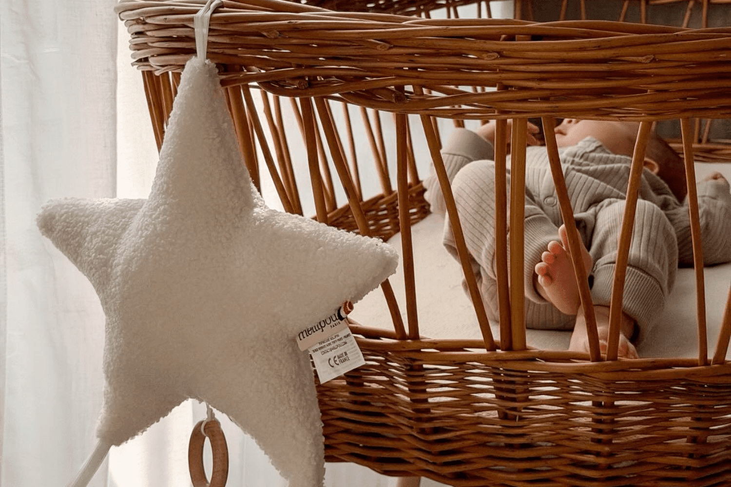 Comment rafraîchir la chambre de bébé sans clim ?