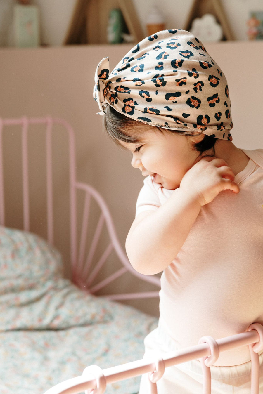 La tendance turban bonnet naissance pour bébé fille